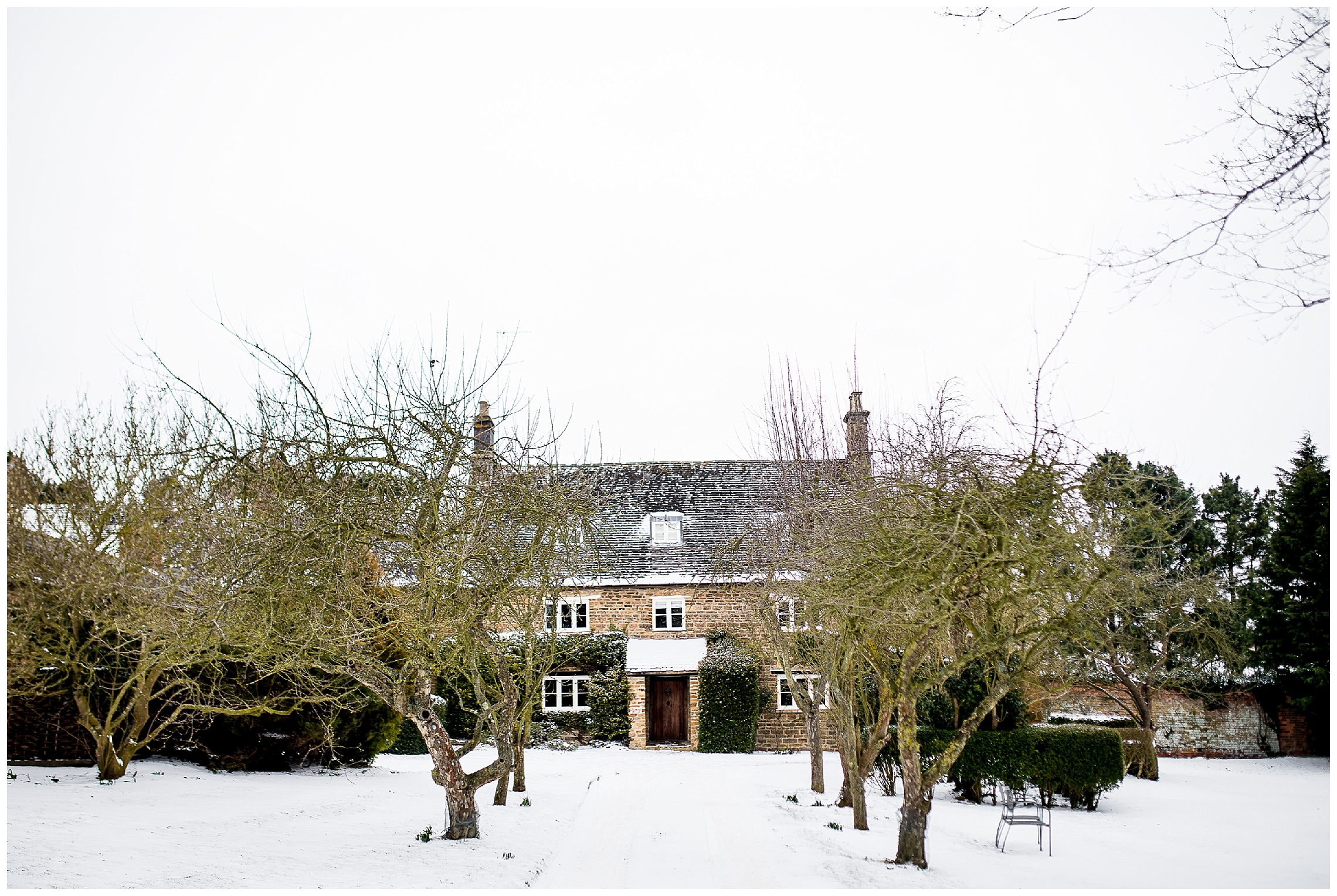 dodmoor-house-snow-wedding