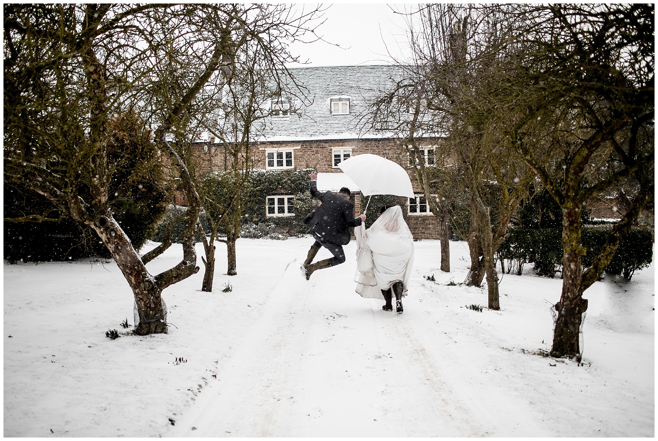 dodmoor-house-snow-wedding