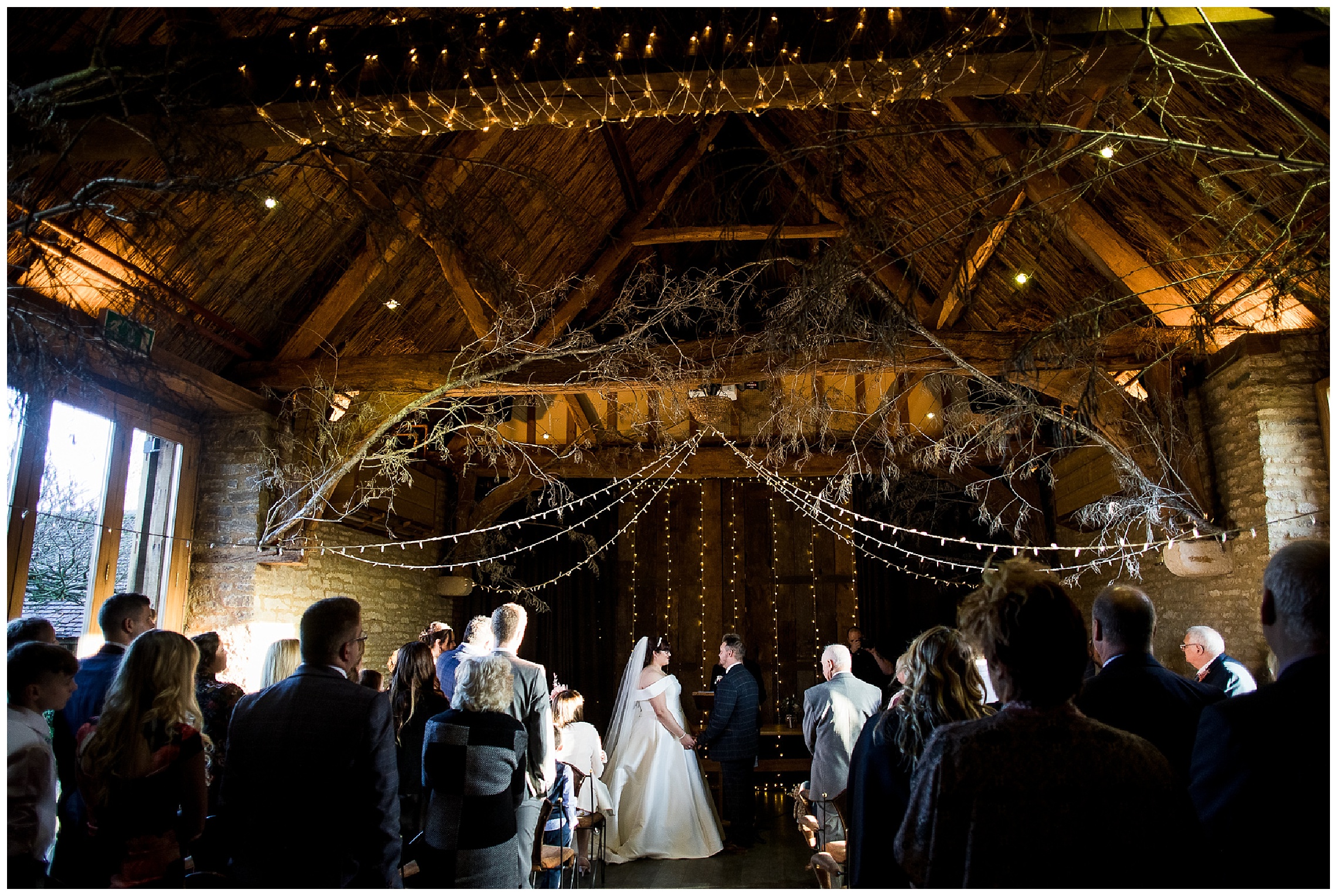 tythe barn in launton wedding