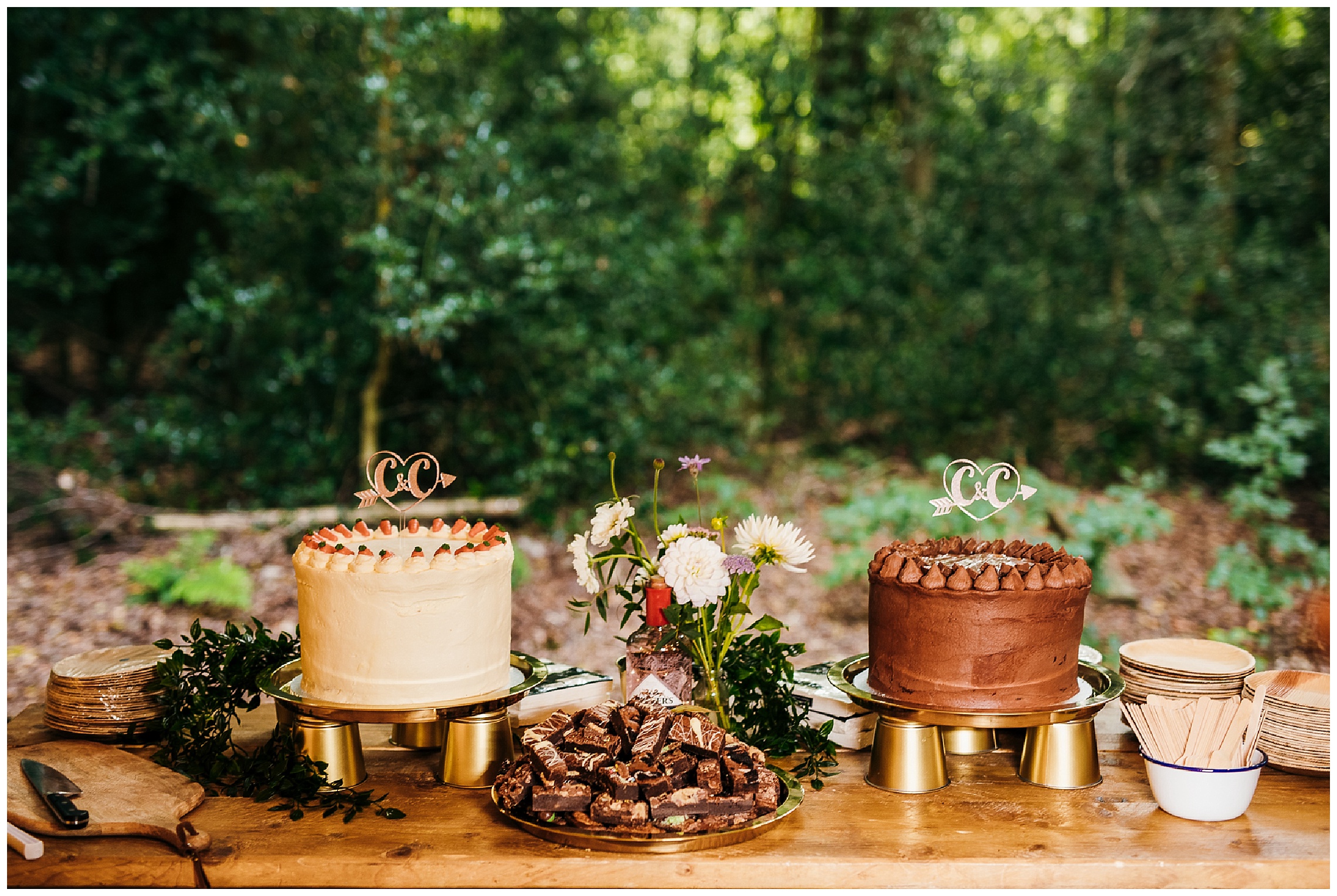 wedding cakes and brownies at woodland weddings
