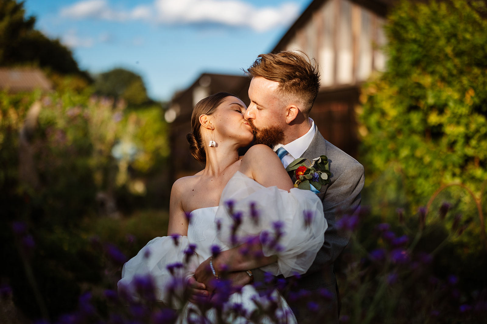 Couple kissing in garden 